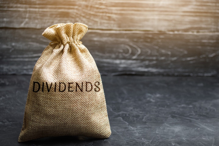 52-Year-Old Investor With $3.5M Invested, Up $850K For The Past Year Asks 'Why Focus So Hard On Dividends?'