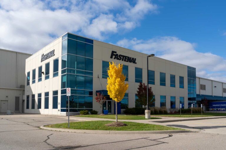 Fastenal: An Excellent Dividend Paying Stock, But Valuation Is Rich (NASDAQ:FAST)