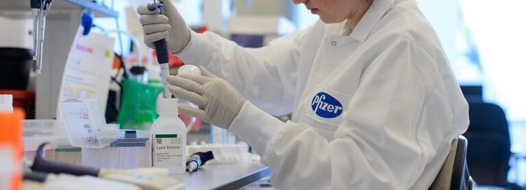 Pfizer (NYSE:PFE) Is Paying Out A Larger Dividend Than Last Year